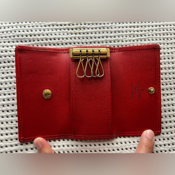 Louis Vuitton 4 Ring Epi Key Holder - Picture 11 of 15